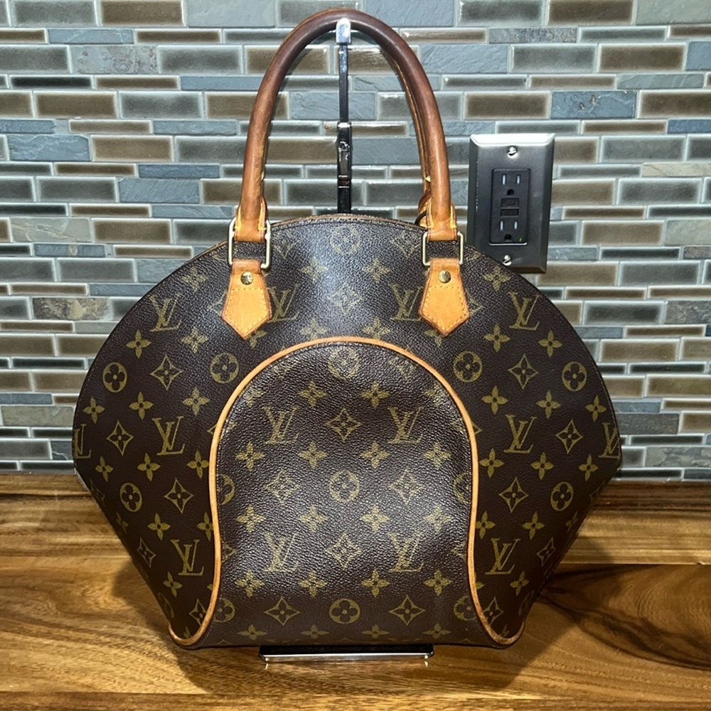 Authentic LOUIS VUITTON monogrammed Ellipse MM Handbag - Picture 1 of 9